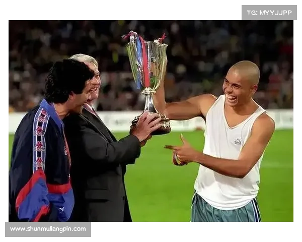 重温足球大师小罗纳尔多的传奇赛事精彩回放每一帧都是艺术